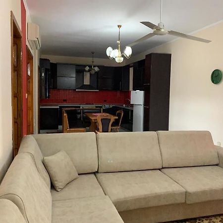 Shtepi Me Qera Fier Villa Bagian luar foto