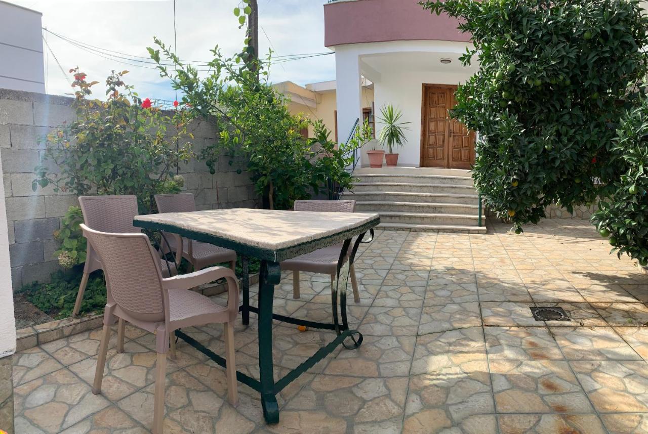 Shtepi Me Qera Fier Villa Bagian luar foto