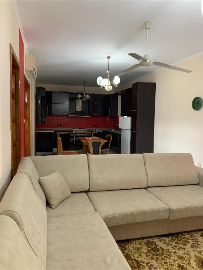 Shtepi Me Qera Fier Villa Bagian luar foto